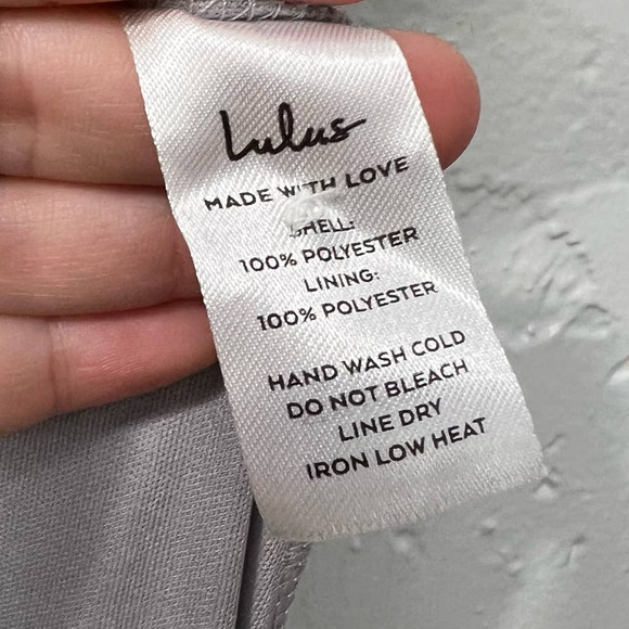 NWT Lulus Feel the Romance Grey Off-the-Shoulder Maxi Dress Size M Bridesmaid - Picture 8 of 9